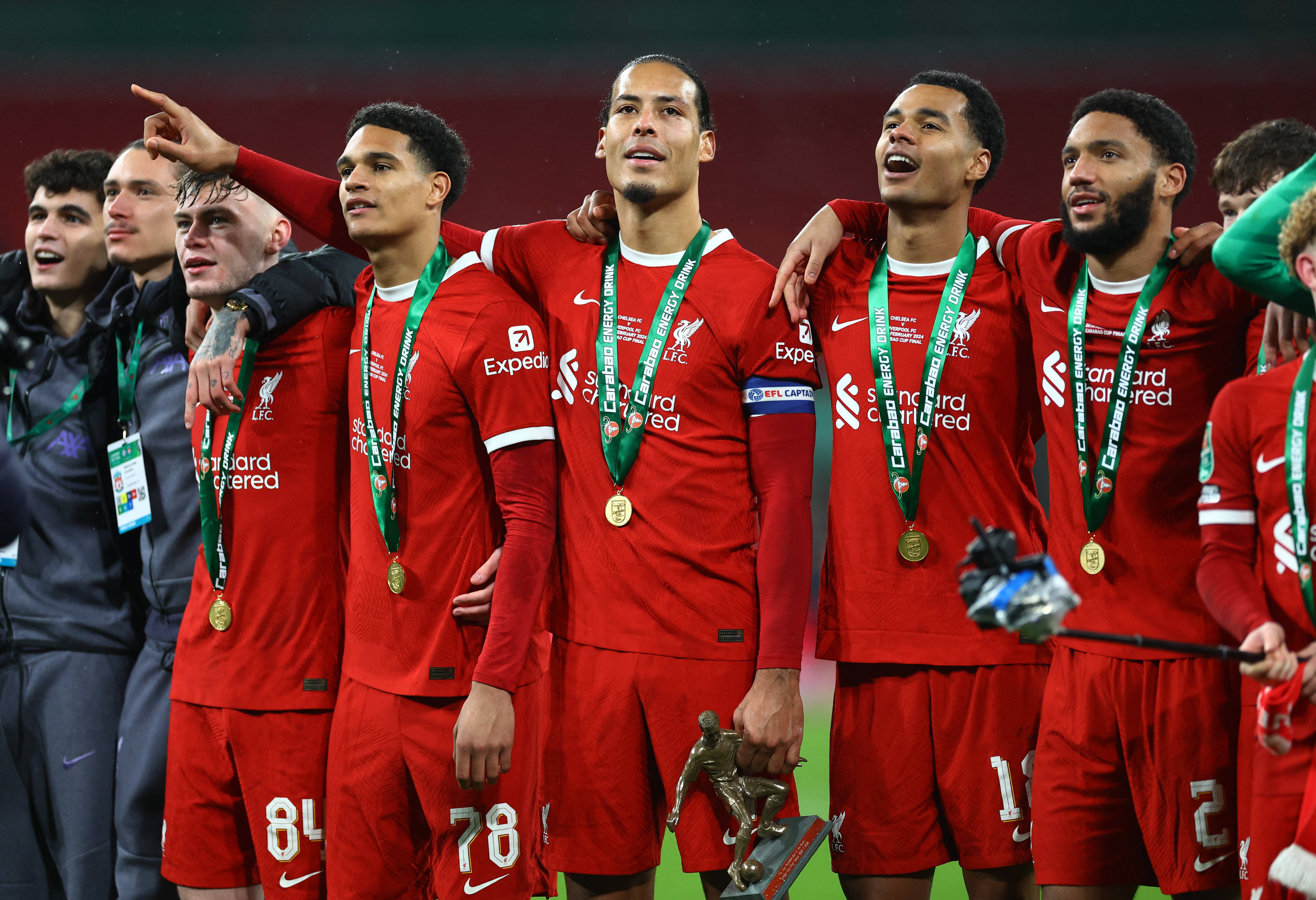 ju11.co-利物浦横扫拜仁慕尼黑：晋级欧冠强的简单介绍