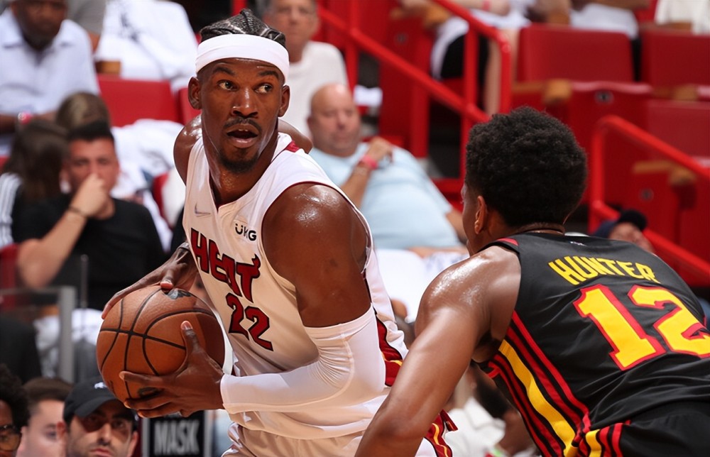 高尔夫世纪扳平比分，赛场竞技激烈终结平局