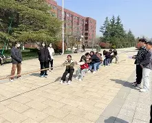 精彩纷呈的比赛，球员们全力以赴奋力拼搏的简单介绍